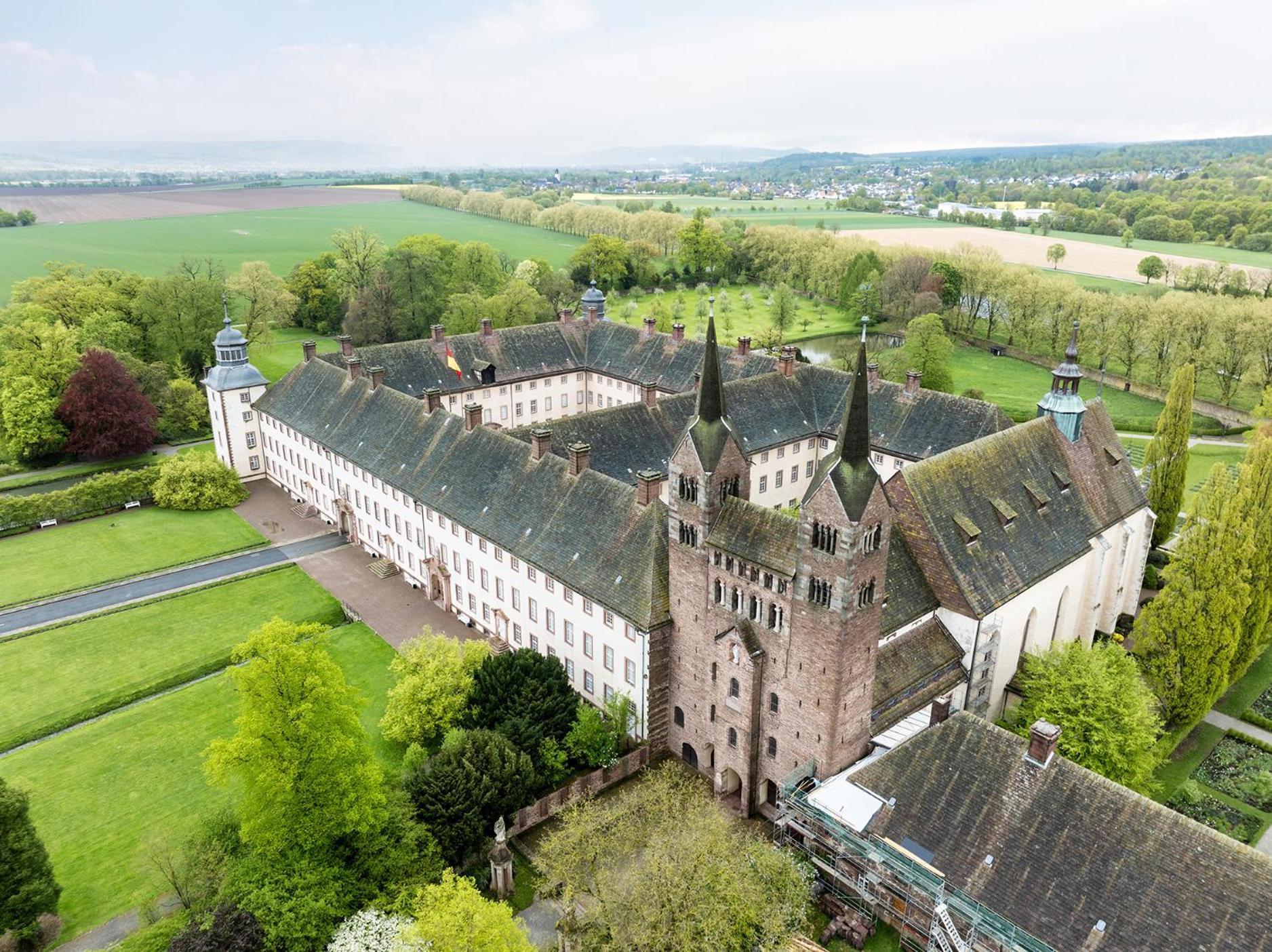 Luxus Wohnen Im Schloss Corvey Fuer 1-6 Gaeste Im Unesco Weltkulturerbe Hoexter Weserbergland Free W-Lan Parken Netflix Fuer Familien Paare Und Geschaeftsreisende Inkl Handtuecher Seife Nintendo Switch Uvm Esterno foto
